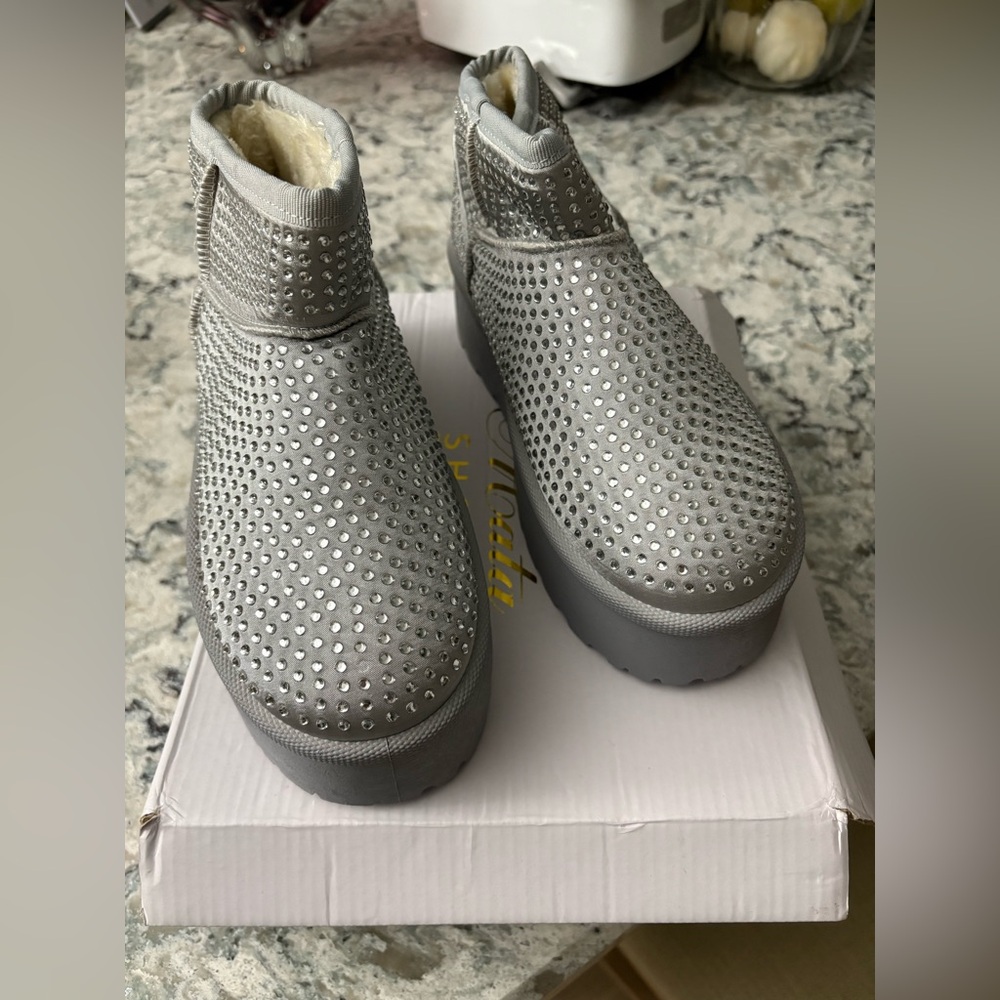 NWT Mata size 8 1/2 silver embellished booties